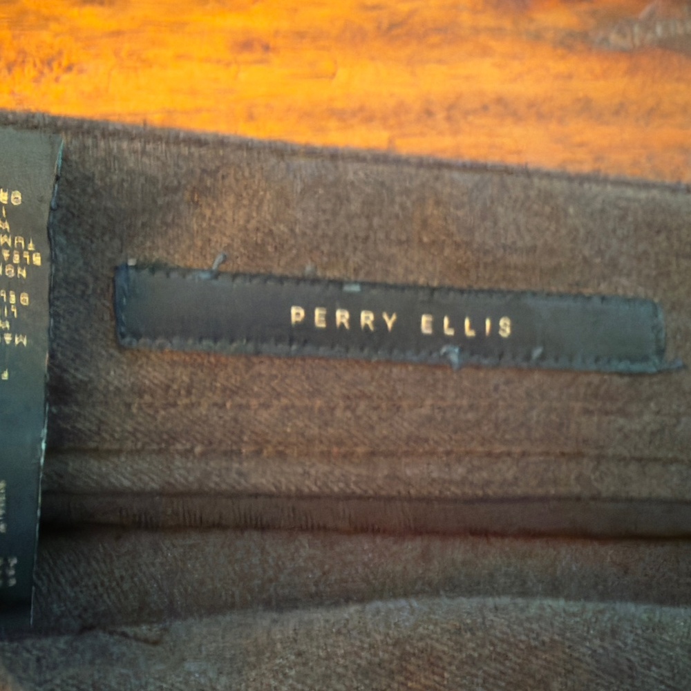 Perry Ellis TWO pairs of 5-pocket pants - Picture 11 of 14